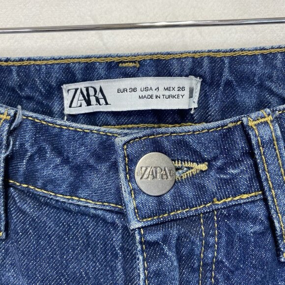 Zara High-Rise Straight Leg Slit Hem Denim Jeans Women Size 4 Medium Wash Blue - Picture 2 of 16